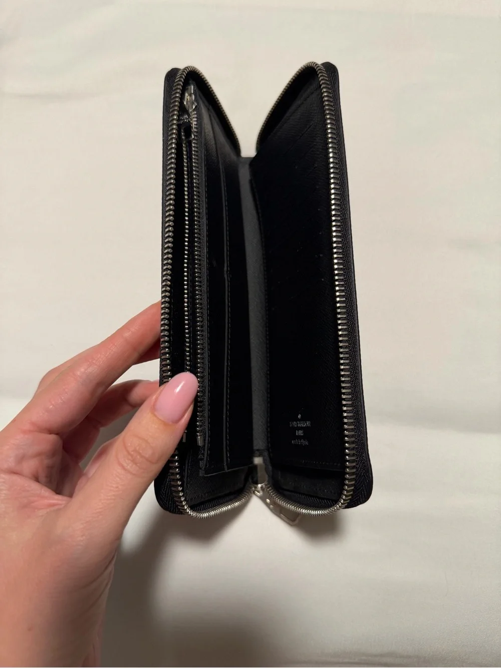 Louis Vuitton EPI leather zip wallet
